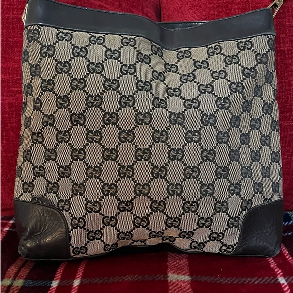 GUCCI AUTHENTIC MONOGRAM BLACK AND TAN CANVAS AND LEATHER SHOULDER BAG. EUC. - Picture 1 of 10
